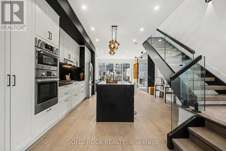 29669926/826-alpine-avenue/queensway-terrace-north/ottawa/ontario/K2B5R6_10