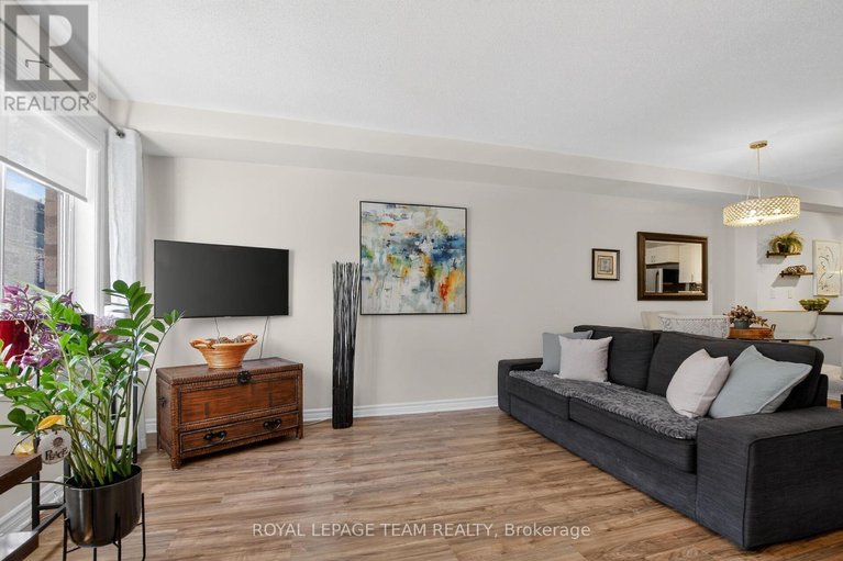 29588178/130a-lindenshade-drive/strandherd/ottawa/ontario/K2J5R5_9