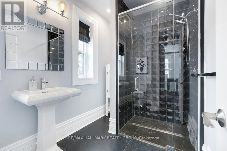 29279597/410-mcleod-street/ottawa-centre/ottawa/ontario/K2P1A6_32