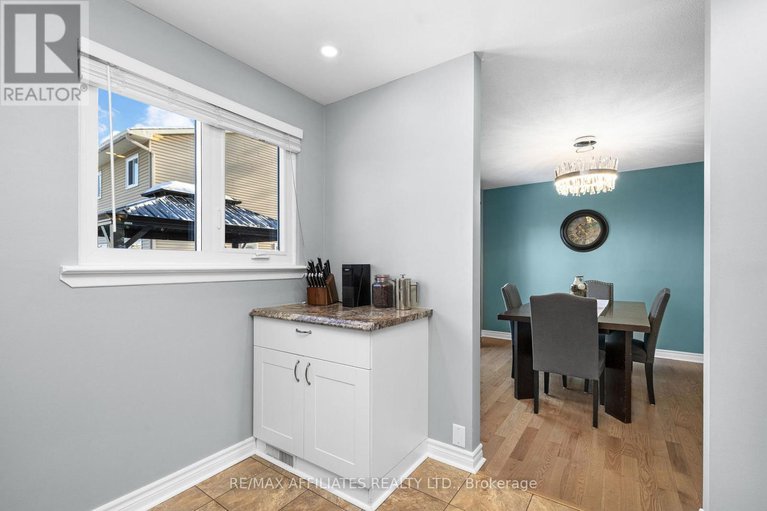 29175531/910-borland-drive/chatelaine-village/ottawa/ontario/K1E1X6_21