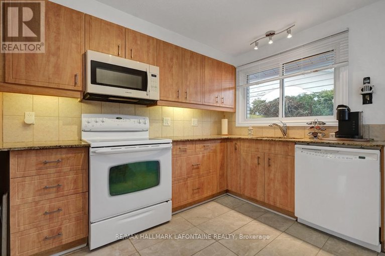 29444353/2443-ogilvie-road/beacon-hill-north/ottawa/ontario/K1J7N3_23