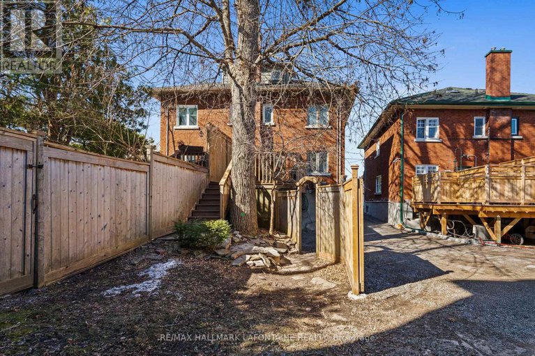 28286991/143-blackburn-avenue/sandy-hill/ottawa/ontario/K1N8A6_31