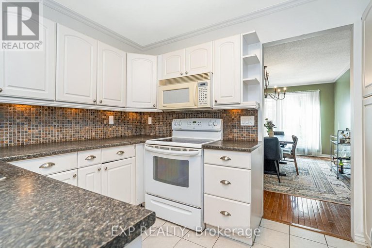 28595506/18-hawley-crescent/bridlewood/ottawa/ontario/K2M1T3_6