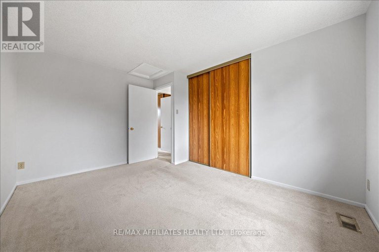 28917185/1610-schouten-drive/bilberry-creekqueenswood-heights/ottawa/ontario/K1E2J4_23
