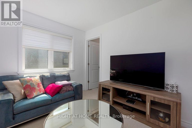 28163339/4511-kelly-farm-drive/blossom-parkkemp-parkfindlay-creek/ottawa/ontario/K1X0E7_33