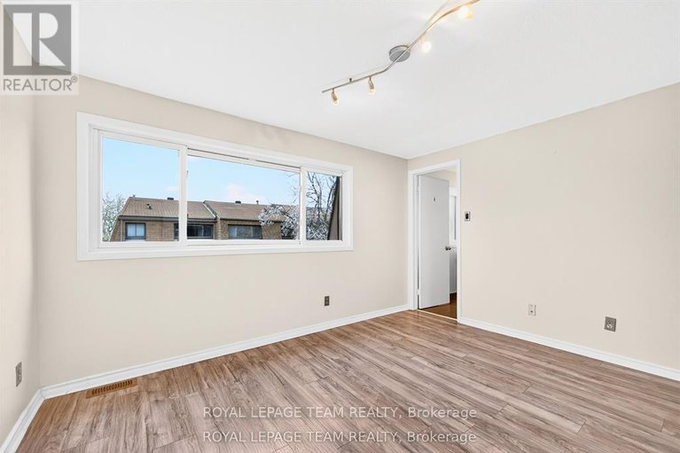 29580107/13-2-bertona-street/manordale/ottawa/ontario/K2G0W3_18