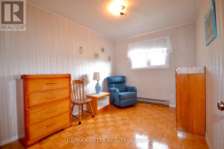 28875479/4725-champlain-street/clarencerockland-twp/clarence-rockland/ontario/K0A1E0_11