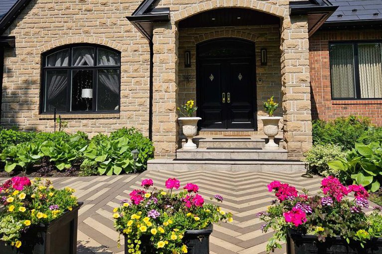 28765946/5849-queenscourt-crescent/manotick-east-to-manotick-station/ottawa/ontario/K4M1K3_2