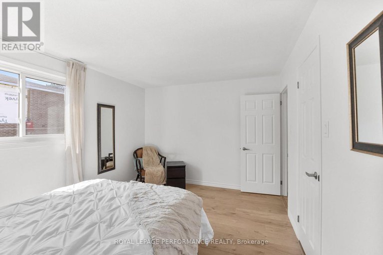 28907126/2768-wyldewood-street/emerald-woodssawmill-creek/ottawa/ontario/K1T2S4_25