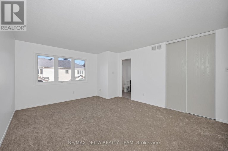 29122908/216-forestcrest-street/chapel-hill/ottawa/ontario/K1C7R5_20