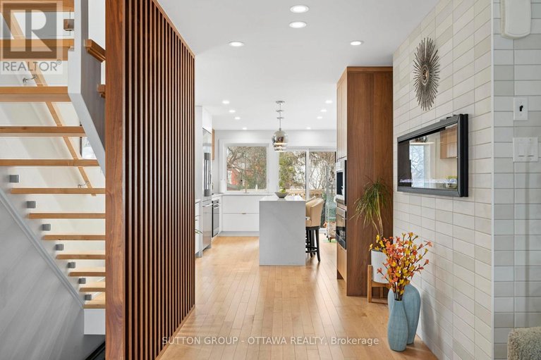 29613583/81-armstrong-street/hintonburg/ottawa/ontario/K1Y2V6_13