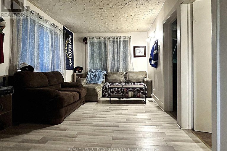 28578805/2577-county-rd-7-road/north-dundas-winchester-twp/north-dundas/ontario/K0C1H0_21