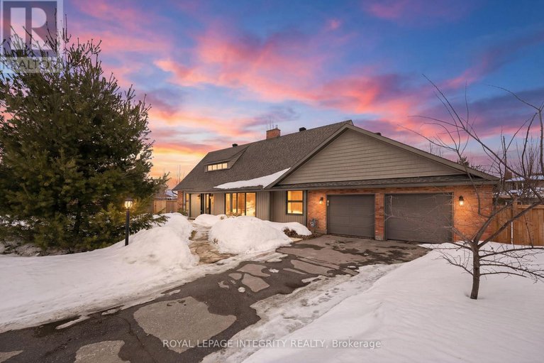 29430420/8-smugglers-court/arlington-woods/ottawa/ontario/K2H7Y7_2