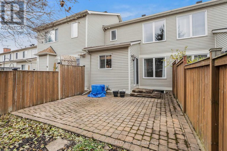 29303295/11-foxden-place/hunt-club-park/ottawa/ontario/K1G6A5_29