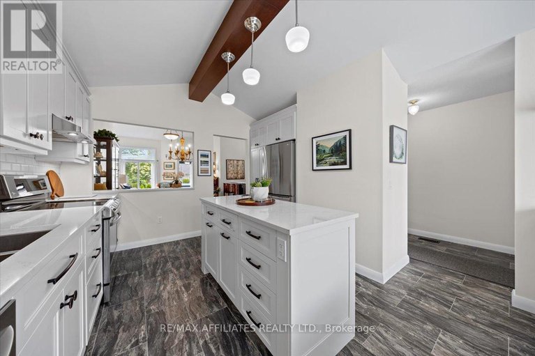 28528939/1244-foxborough-private-e/beaconwood/ottawa/ontario/K1J1E2_8