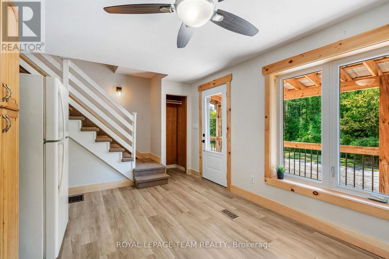 29213899/12361-winchester-springs-road/north-dundas-winchester-twp/north-dundas/ontario/K0C2L0_9