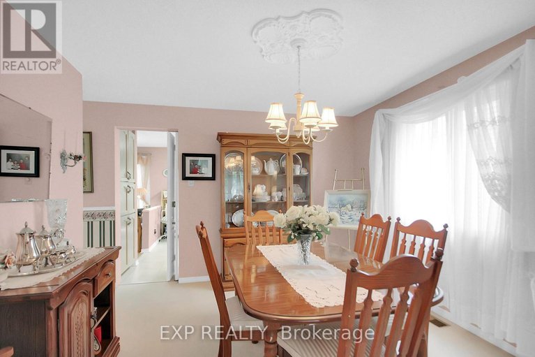 28705639/2104-gardenway-drive/fallingbrookgardenway-south/ottawa/ontario/K4A3K2_7
