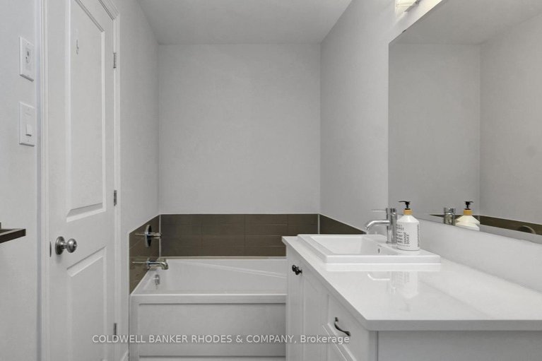 29588773/862-chipping-circle/riverside-south/ottawa/ontario/K4M0E7_23