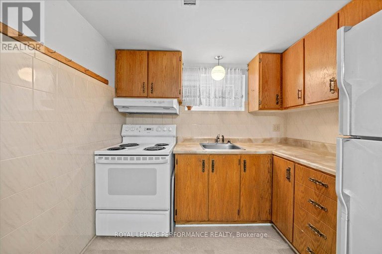29481876/1075-secord-avenue/billings-bridge/ottawa/ontario/K1H8C7_26