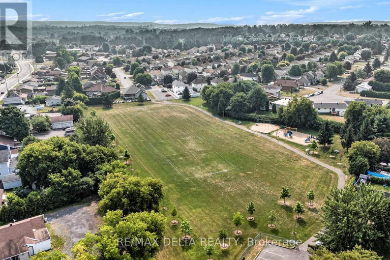 28713671/176-louise-street/town-of-rockland/clarence-rockland/ontario/K4K1R9_33
