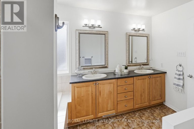 29525646/20-farmfield-crescent/emerald-meadowstrailwest/ottawa/ontario/K2M2S9_27