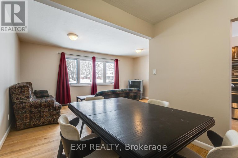 28712668/655-gardenvale-road-w/castle-heightsrideau-high/ottawa/ontario/K1K1E3_10