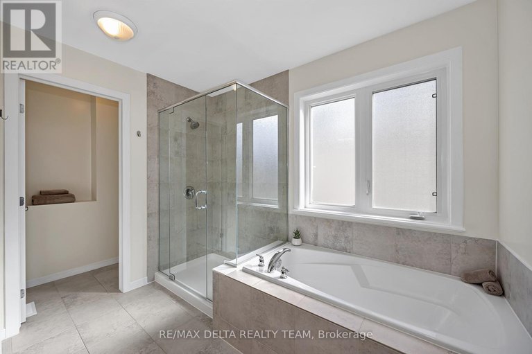 29413611/1889-montmere-avenue/notting-hillsummerside/ottawa/ontario/K4A0E7_25