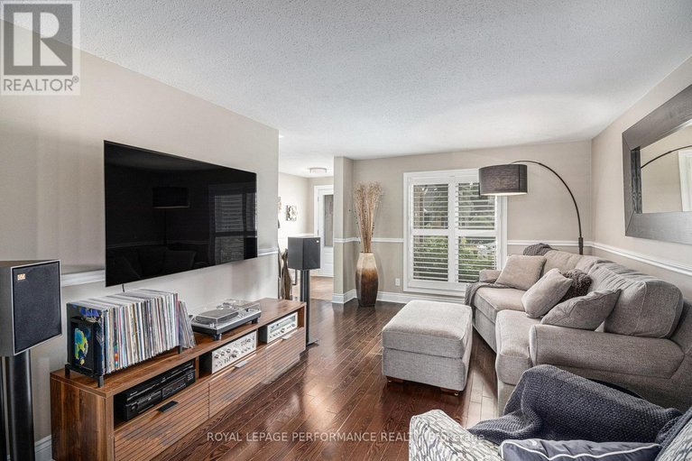 29629038/653-thicket-way/fallingbrookgardenway-south/ottawa/ontario/K4A3A7_7