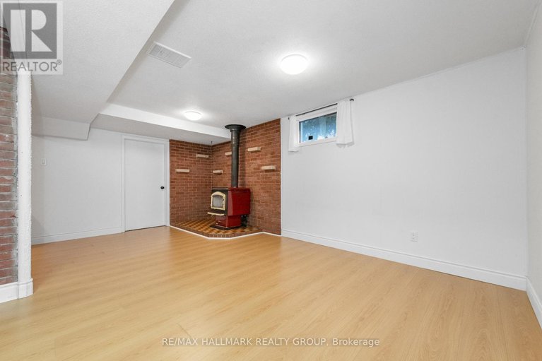 29113297/71-viewmount-drive/meadowlandscrestview/ottawa/ontario/K2G3B9_33