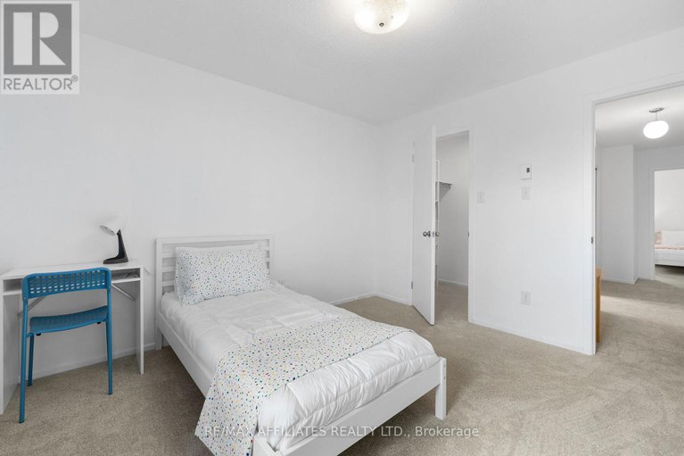 29083551/12-selye-crescent/beaverbrook/ottawa/ontario/K2K1C9_31