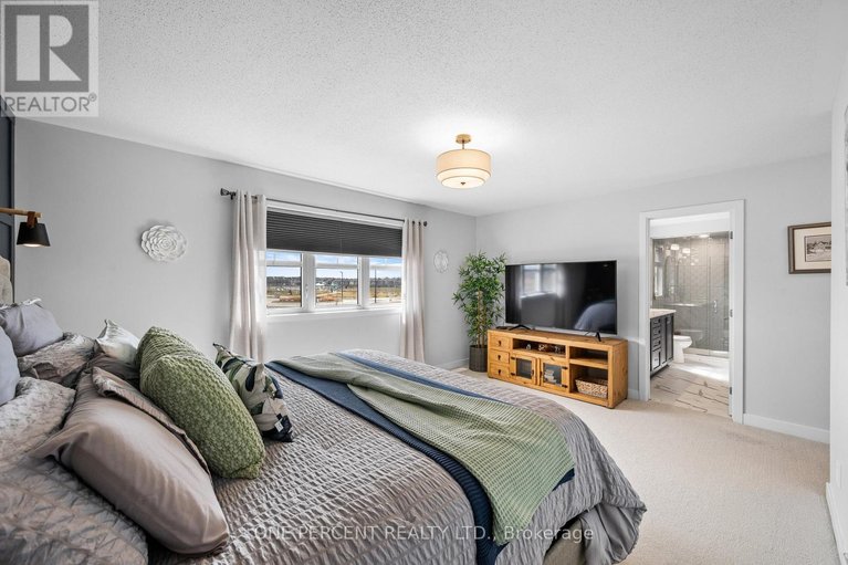 29563341/1002-showman-street/goulbourn-twp-from-franktown-rdsouth-to-rideau/ottawa/ontario/K0A2Z0_27