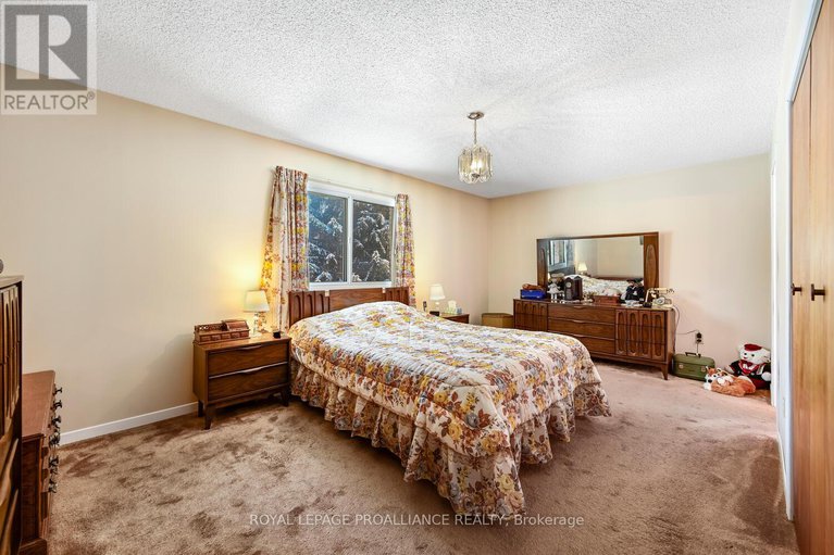 29265247/6324-cty-rd-15-road/augusta-twp/augusta/ontario/K6V5T2_22