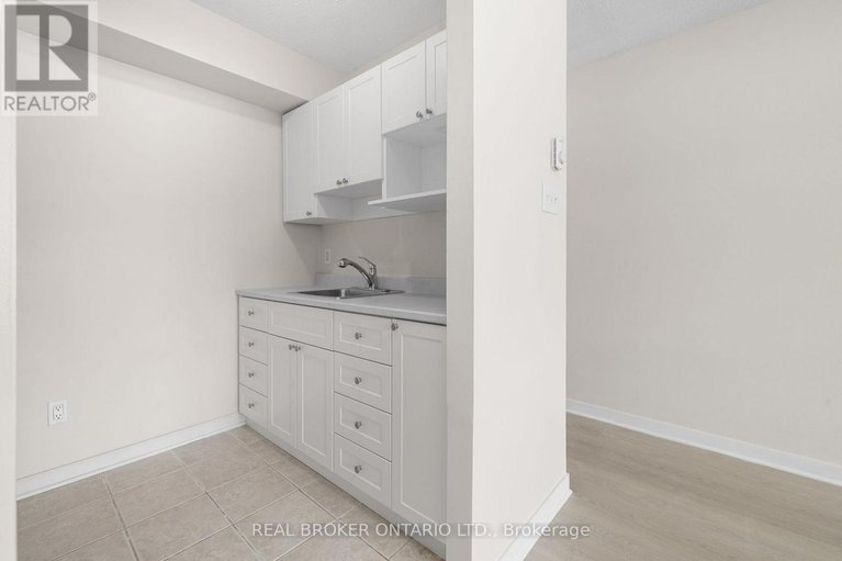 29437627/103c-2041-arrowsmith-drive/beacon-hill-south/ottawa/ontario/K1J7V7_14