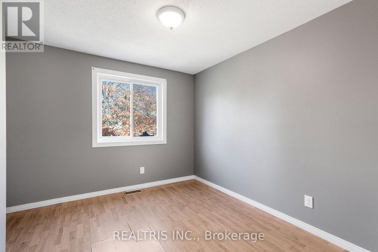 29041459/1598-meadowfield-place/chapel-hill/ottawa/ontario/K1C5V6_22