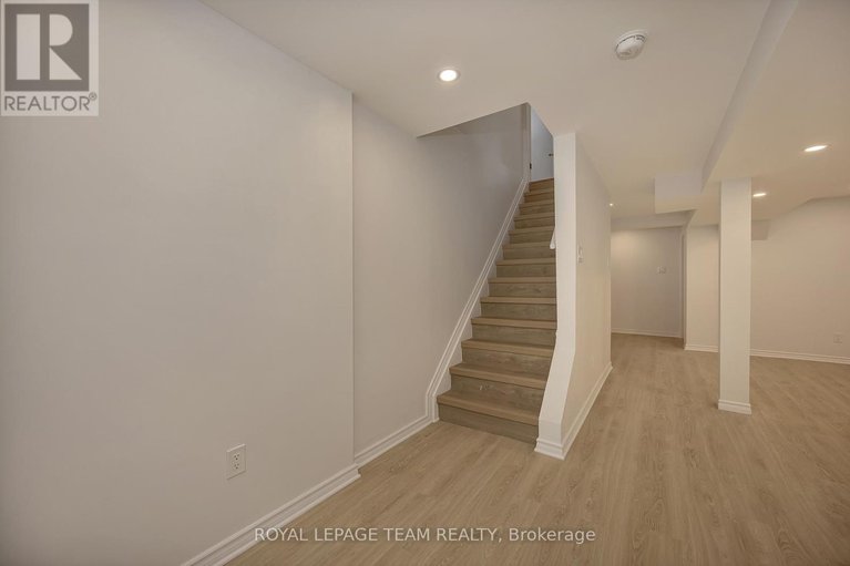 29577961/69-pinetrail-crescent/centrepointe/ottawa/ontario/K2G5B2_27