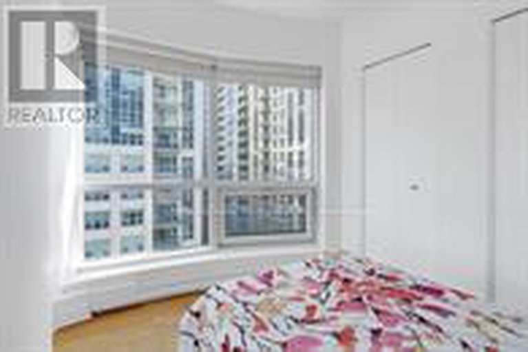 28713379/1704-234-rideau-street/sandy-hill/ottawa/ontario/K1N0A9_18
