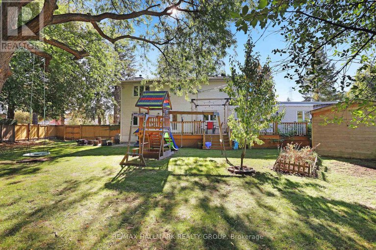 28938196/3062-upper-otterson-place/mooneys-bayrevelstoke/ottawa/ontario/K1V7B6_40