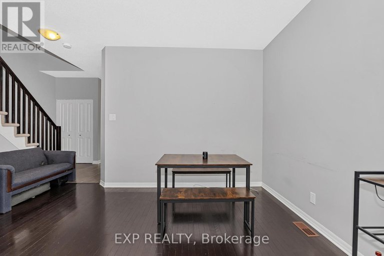 28867908/503-knotridge-street-n/mer-bleuebradley-estatesanderson-park/ottawa/ontario/K1W0A8_6