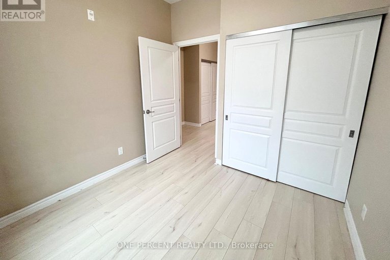 29194138/201-100-roger-guindon-avenue/riverview-park/ottawa/ontario/K1G3Z7_19