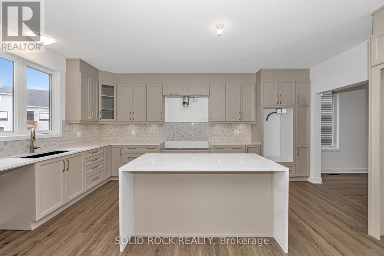 28573370/92-esban-drive/blossom-parkkemp-parkfindlay-creek/ottawa/ontario/K1X0J3_12