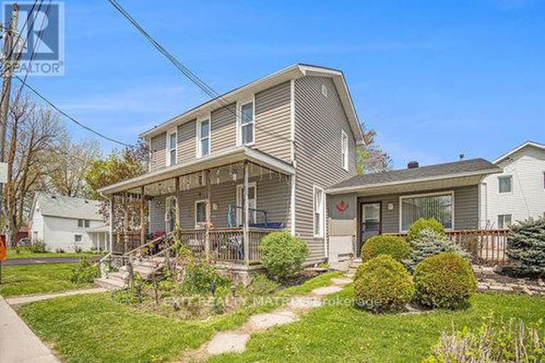 28312365/203-castor-street/village-of-russell/russell/ontario/K4R1C7_2