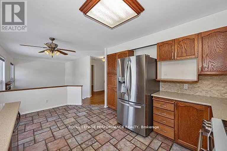 29657437/2023-rolling-brook-drive/orleans-village/ottawa/ontario/K1W1C9_14