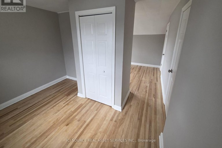 29555442/30-sunnycrest-drive/city-viewskylinefisher-heightsparkwood-hills/ottawa/ontario/K2E5Y2_15