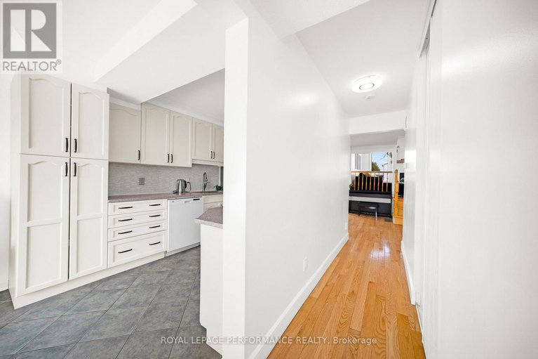 29366991/1557-verchere-street/chateauneuf/ottawa/ontario/K1C7C7_5