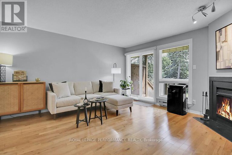 28565968/402-briston-private/hunt-club-park/ottawa/ontario/K1G5R3_24