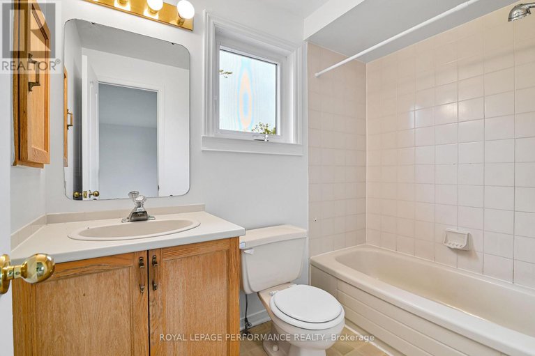 28371665/17-1838-summerfields-crescent/chapel-hill/ottawa/ontario/K1C7B7_23