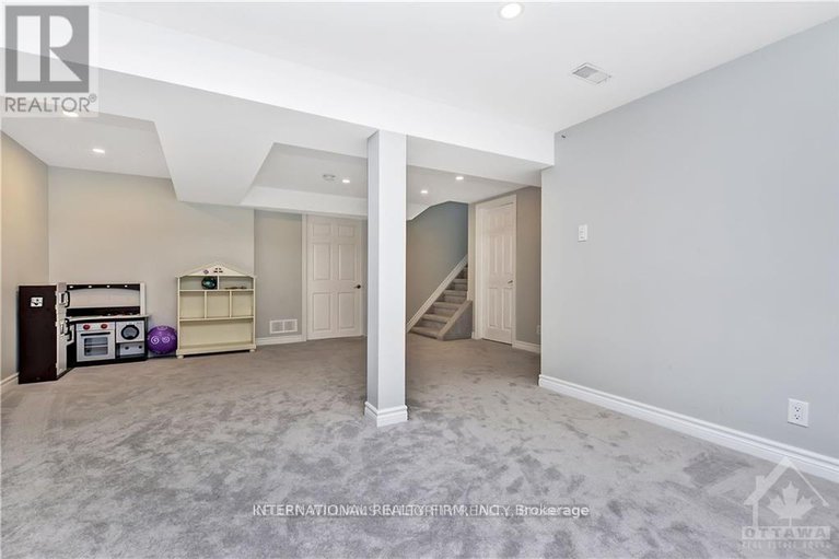 29309662/5-murphy-court/rural-kanata-central/ottawa/ontario/K2W1B7_10