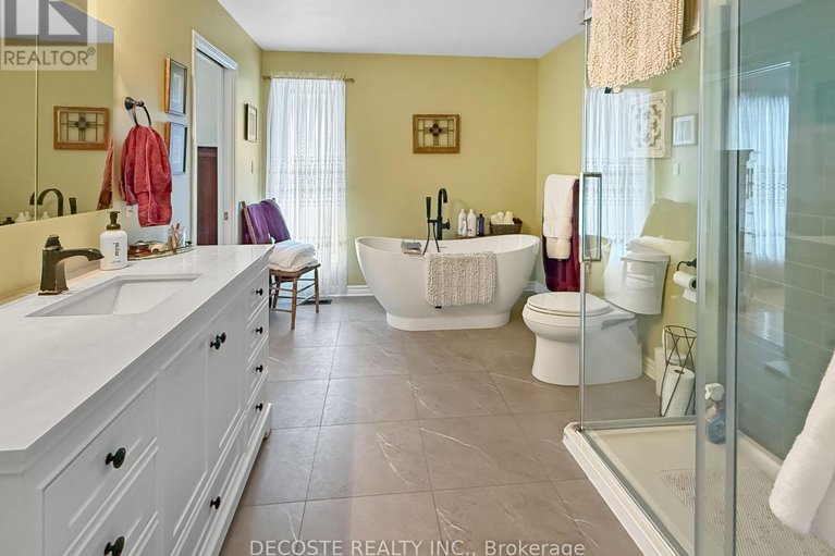 29501033/6298-maclean-court/south-glengarry-lancaster-twp/south-glengarry/ontario/K0C1E0_29