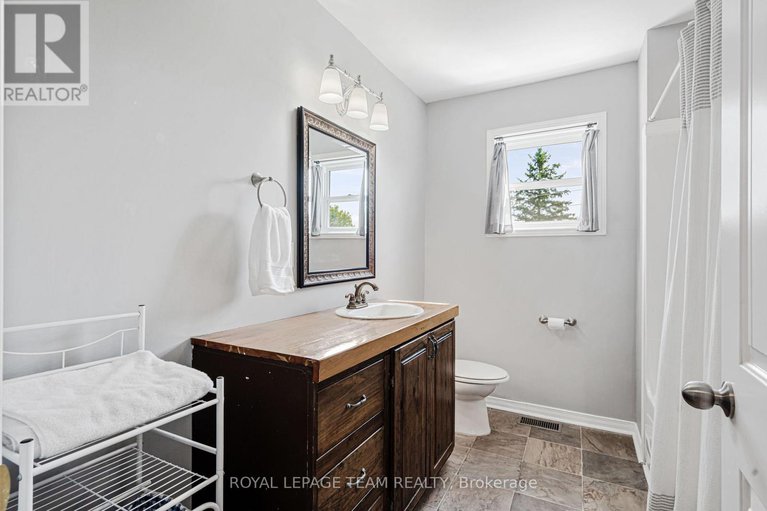 28637618/3242-gendron-road/clarencerockland-twp/clarence-rockland/ontario/K0A2A0_33