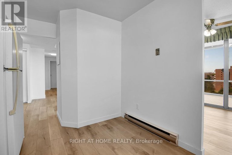 29628512/909-2759-carousel-crescent/emerald-woodssawmill-creek/ottawa/ontario/K1T2N5_21